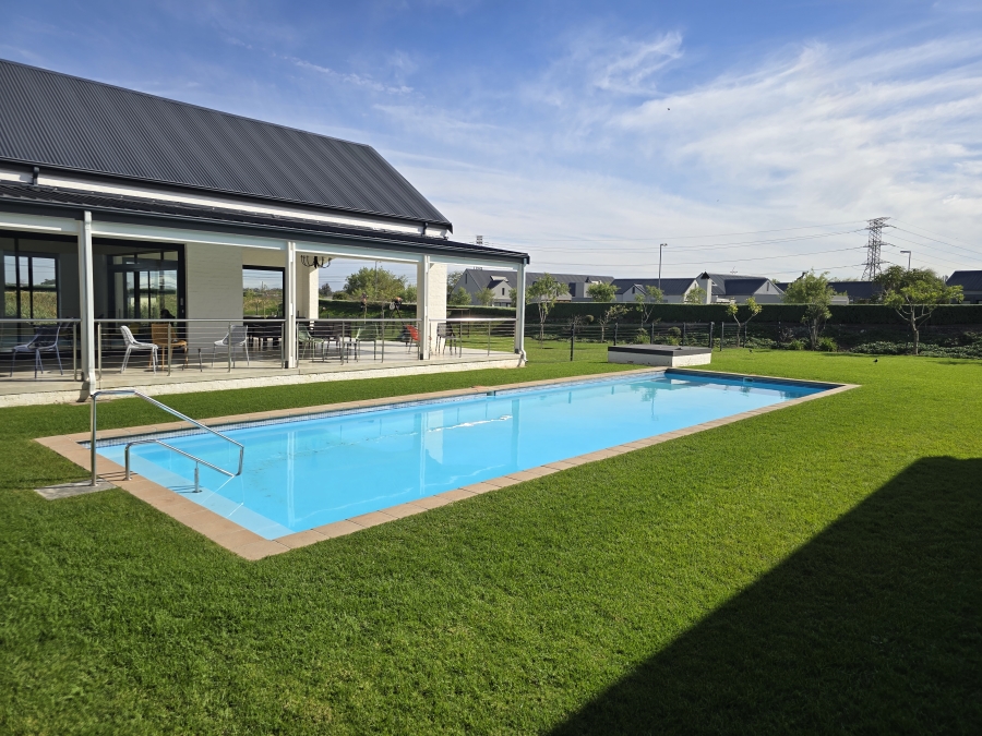 3 Bedroom Property for Sale in Aan de Wijnlanden Western Cape
